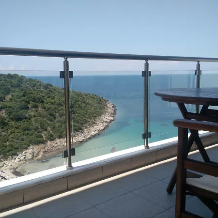 Above The Sea Daire *