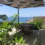 Apartment Above The Sea *