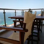 Apartment Above The Sea *