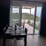 Above The Sea Apartment Skála Marión