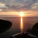 Above The Sea Apartment Skála Marión