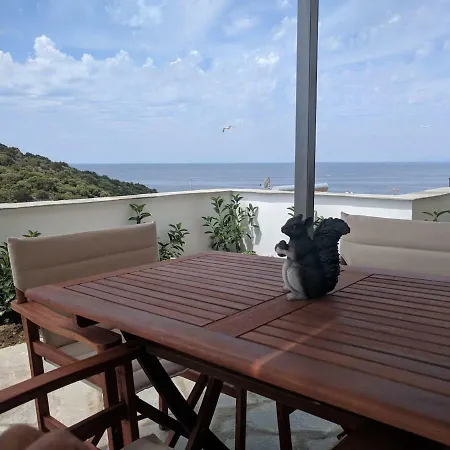 Apartment Above The Sea