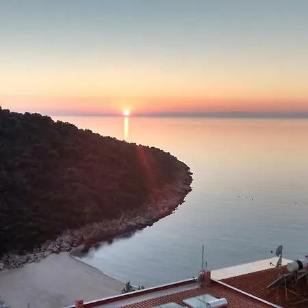 Above The Sea Skála Marión