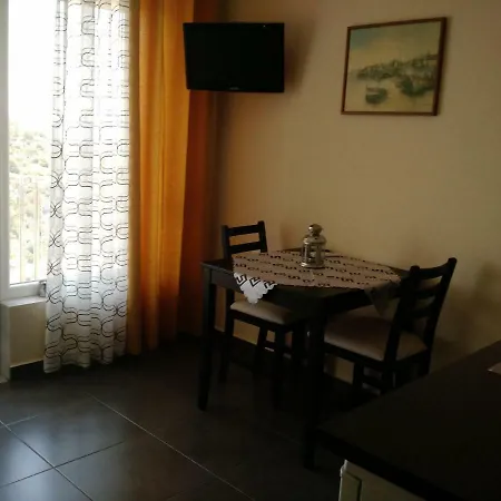 Lägenhet Above The Sea