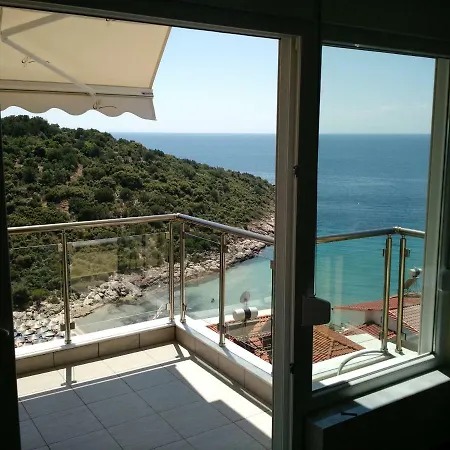 Above The Sea Apartment Skala Marion