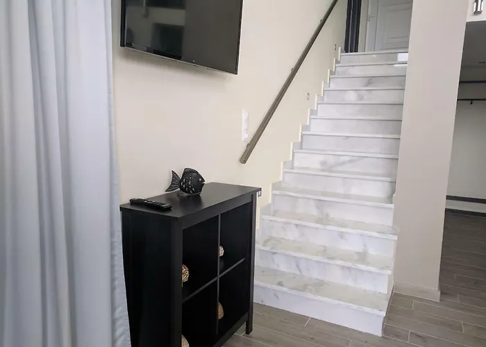 Above The Sea Apartment