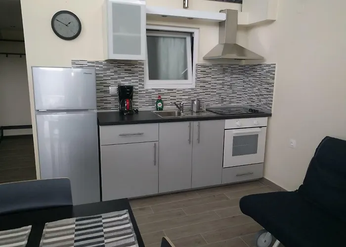 Above The Sea Skála Marión