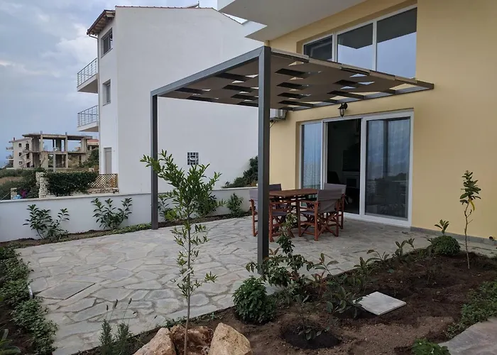 Above The Sea Apartment Skála Marión